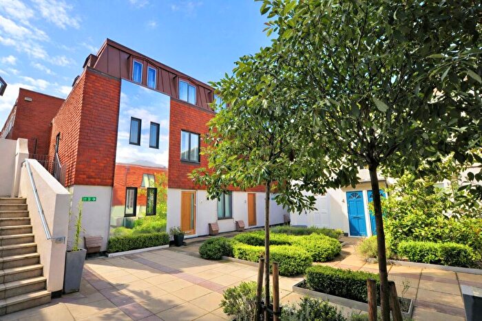1 Bedroom Apartment For Sale In Chertsey Street, Guildford, Surrey, GU1