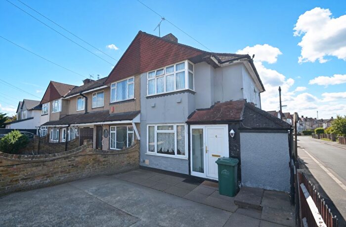3 Bedroom End Of Terrace House To Rent In London Road, Feltham, TW14