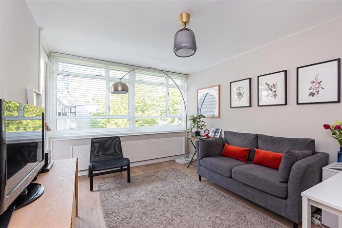 1 Bedroom Flat To Rent In Moyle House, Churchill Gardens, Pimlico, SW1V