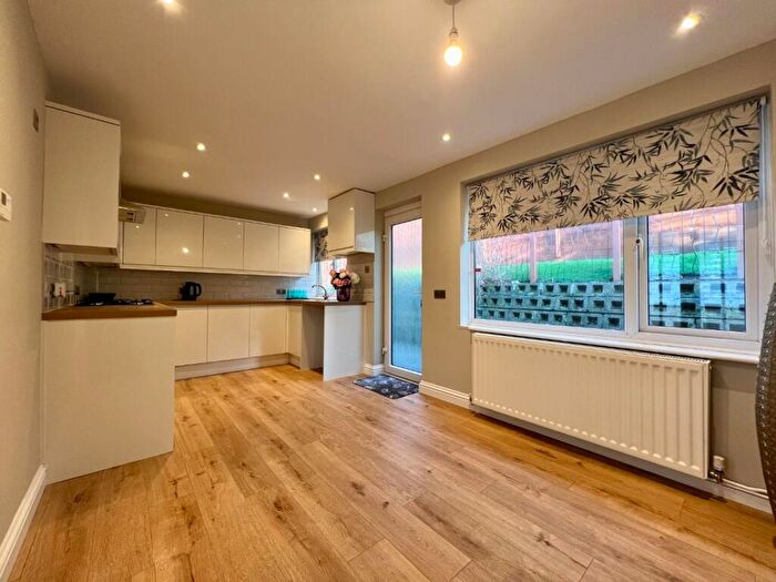2 Bedroom Detached Bungalow For Sale In Seabrook Vale, Hythe, CT21