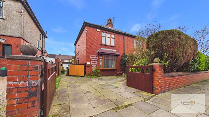 3 Bedroom Semi-Detached House For Sale In Heys Lane, Heywood, OL10