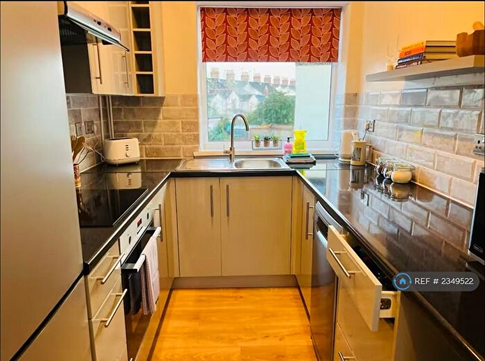2 Bedroom Flat To Rent In Craig Court, Cardiff, CF24