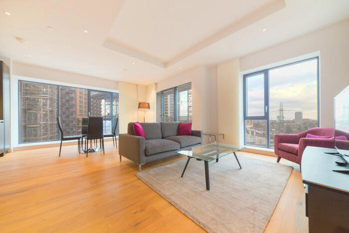 2 Bedroom Apartment To Rent In Grantham House, Botanic Square, London, E14