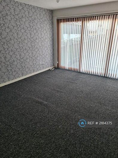 2 Bedroom End Of Terrace House To Rent In Sundrum Pl, Kilwinning, KA13