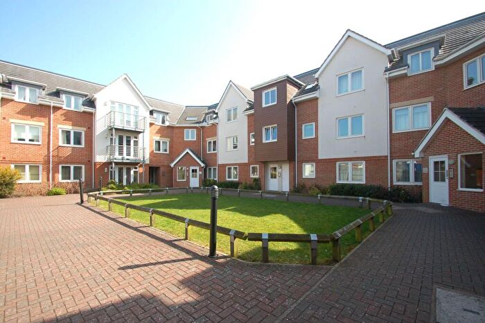2 Bedroom Apartment For Sale In Old Dairy Close, Fleet, GU51