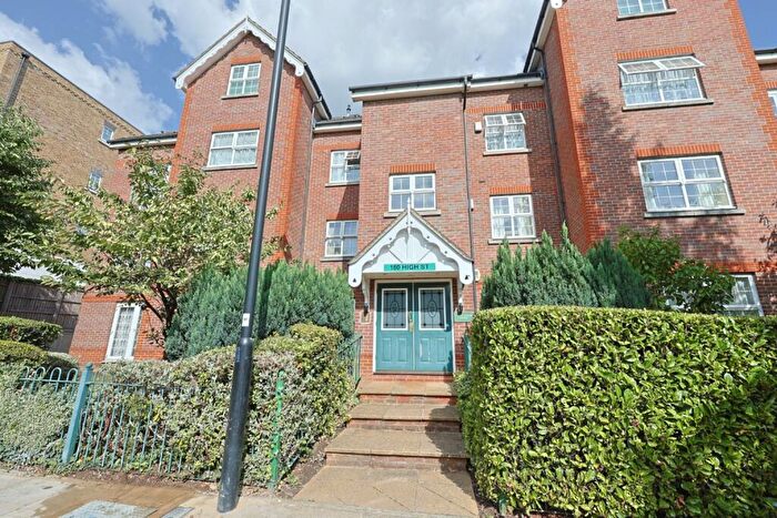 2 Bedroom Flat For Sale In Castleham Court, High Street, Edgware, Greater London, HA8