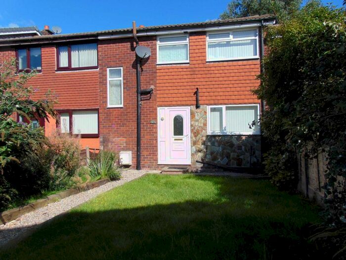 3 Bedroom Town House To Rent In Shaw Fold (Off Arthur Street), Shaw, OL2