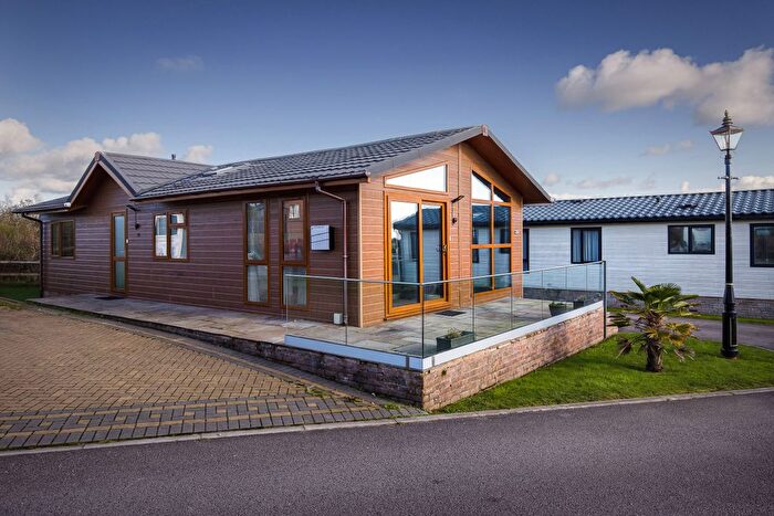 2 Bedroom Lodge For Sale In Wardleys Lane, Hambleton, Poulton-Le-Fylde, FY6