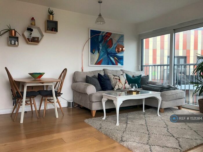 2 Bedroom Flat To Rent In Cresset Road, London, E9