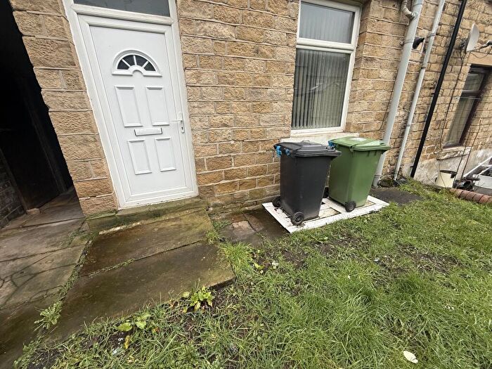 2 Bedroom House To Rent In Moorbottom Road, Huddersfield, HD1