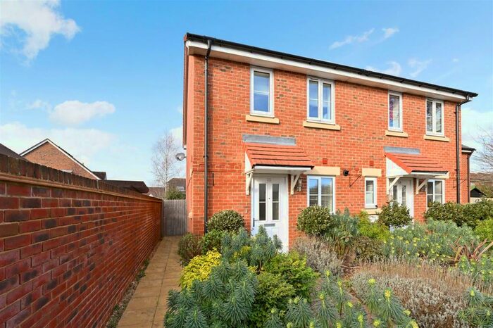 2 Bedroom House To Rent In Knott Gardens, Fishbourne, PO19