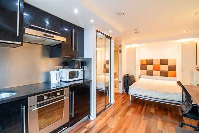 1 Bedroom Flat To Rent In Riverside Way, Leeds, LS1