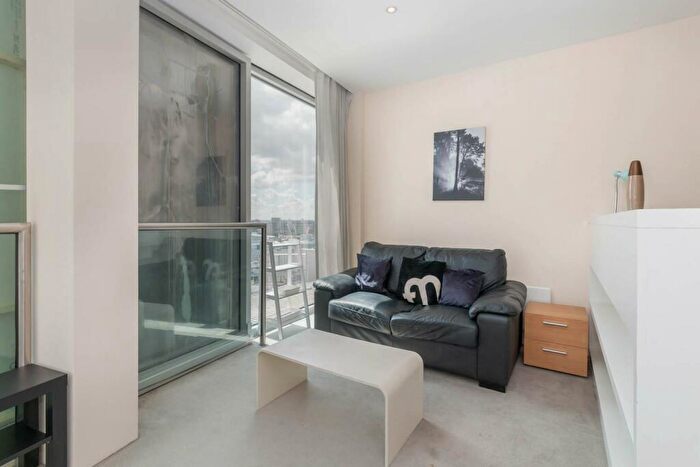 Apartment To Rent In Rotunda, New Street, B2