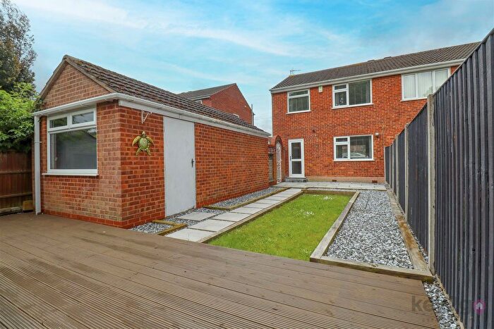 3 Bedroom Semi-Detached House For Sale In Butler Way, Killamarsh, Sheffield, S21