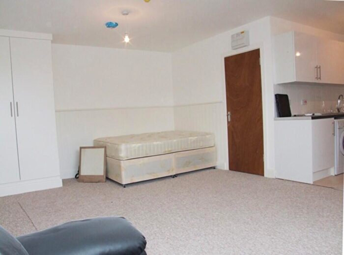 Studio To Rent In Hutton Grove, Finchley, N12