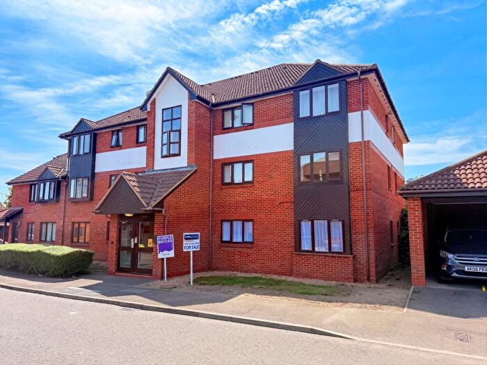 2 Bedroom Apartment For Sale In Brimfield Road, Watts Wood, Purfleet, Essex, RM19