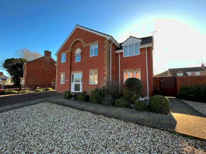 2 Bedroom Apartment To Rent In Devizes Road, Wroughton, Swindon, SN4