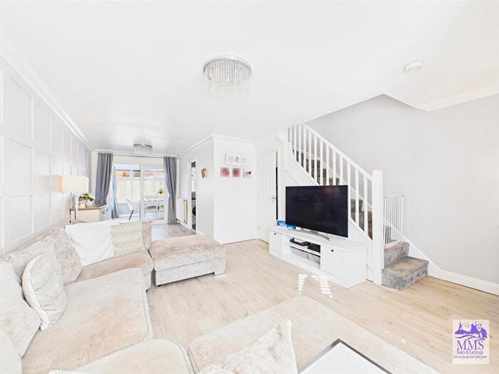 3 Bedroom Semi-Detached House For Sale In Lodge Hill Lane, Chattenden, ME3