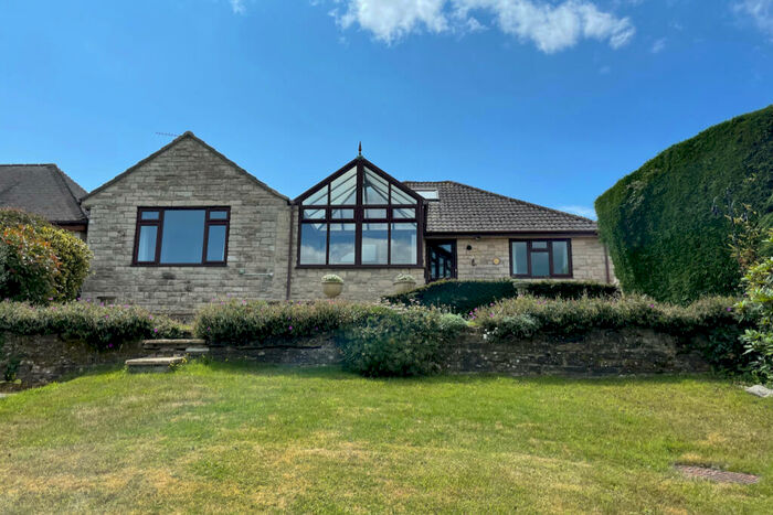 3 Bedroom Detached Bungalow To Rent In North Instow, Harmans Cross, BH19