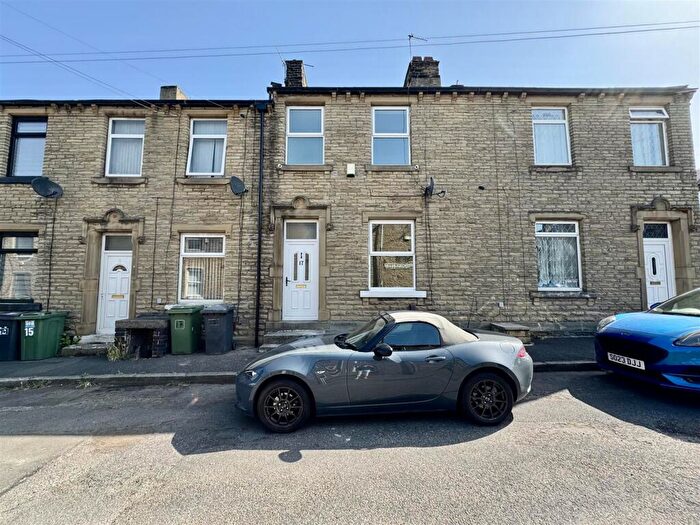 2 Bedroom Terraced House For Sale In Trevelyan Street, Moldgreen, Huddersfield, HD5