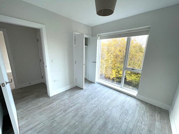 2 Bedroom Apartment To Rent In Honeysuckle Walk, Southmead, Bristol, BS10