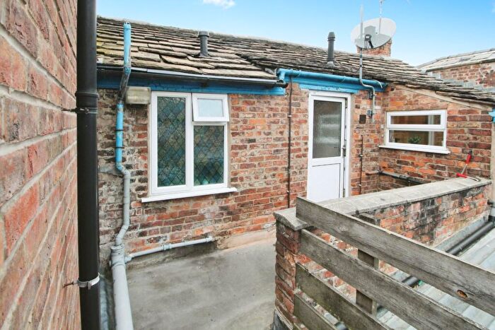 3 Bedroom Apartment For Sale In Cross Street, Macclesfield, Cheshire, SK11