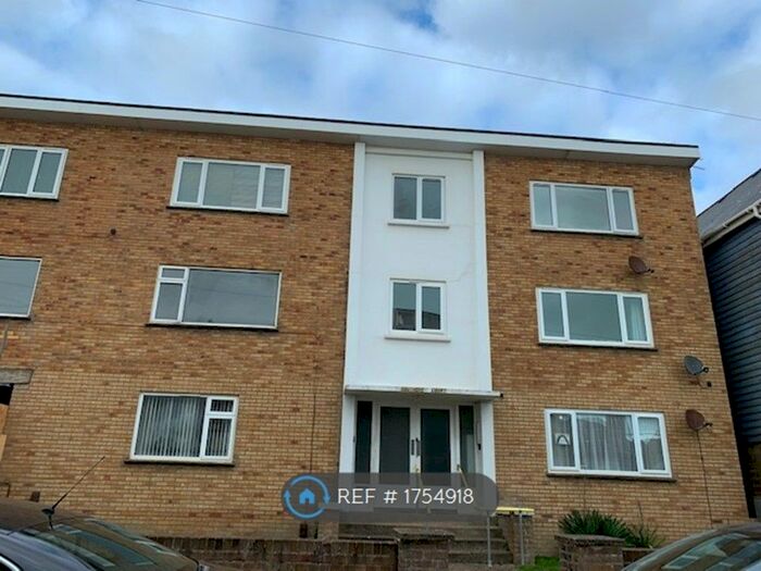2 Bedroom Flat To Rent In Southover Court, Sandgate, Folkestone, CT20