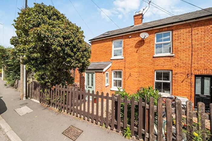 2 Bedroom End Of Terrace House For Sale In Newbury, Berkshire, RG14