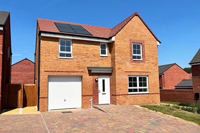4 Bedroom Detached House For Sale In Stratford Drive Overstone, NN6