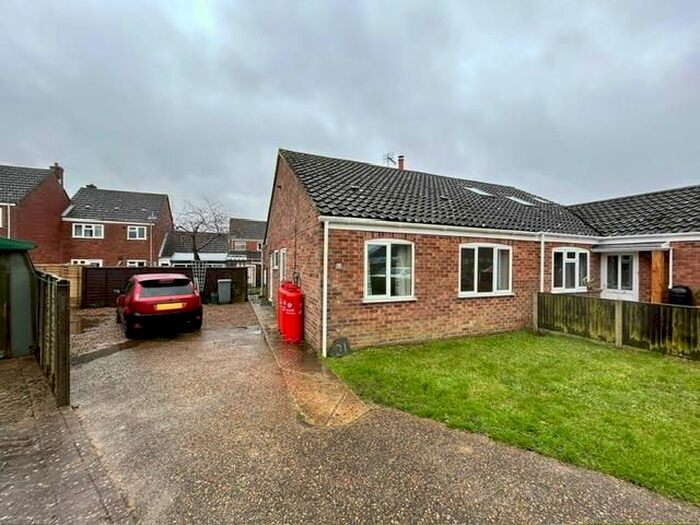 2 Bedroom Bungalow To Rent In Chapel Close, Reepham, Norwich, NR10