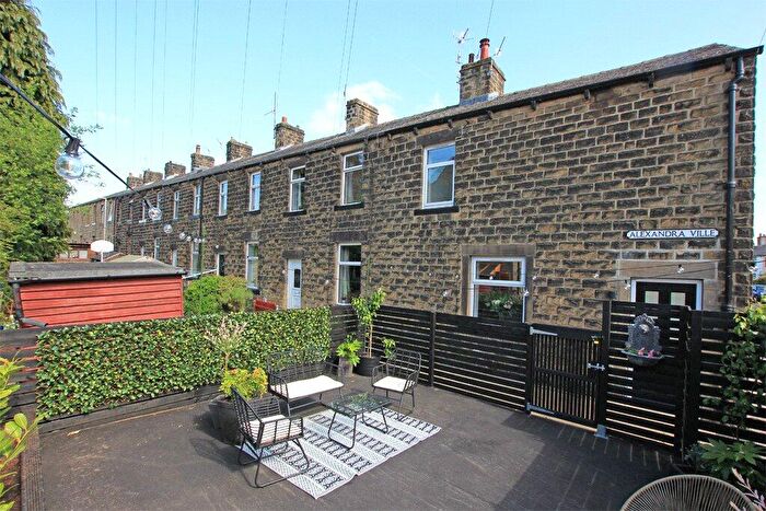 3 Bedroom End Of Terrace House For Sale In Alexandra Ville, Skipton, BD23