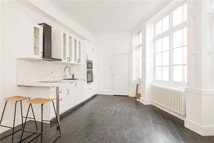 1 Bedroom Semi-Detached House For Sale In Ingate Place, London, SW8