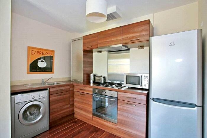 2 Bedroom Terraced House To Rent In Broadshade Drive, Westhill, Aberdeen, AB32