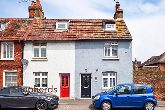 2 Bedroom End Terrace House For Sale In Church Lane, Cheshunt, EN8