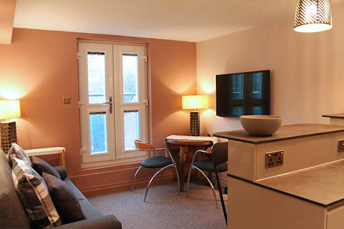 1 Bedroom Apartment For Sale In Flat, A High Street, Uppermill, OL3