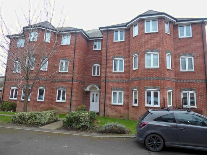 1 Bedroom Flat To Rent In Oake Woods, Gillingham, SP8