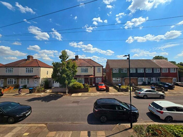 1 Bedroom Flat To Rent In Densworth Grove, London, N9