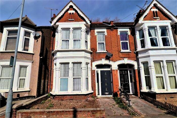 3 Bedroom End Of Terrace House To Rent In Central Avenue, Southend On Sea, Southend On Sea, SS2