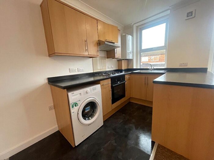 2 Bedroom Flat To Rent In Christchurch Road, Bournemouth, Dorset, BH7