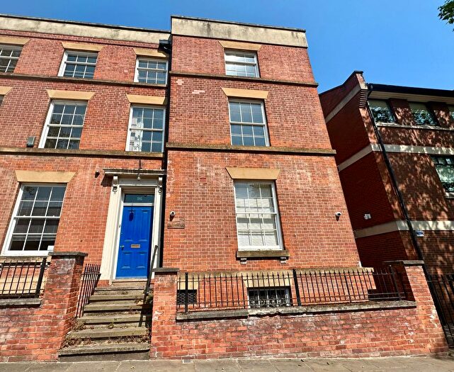 8 Bedroom Town House To Rent In Mansfield Road, City Centre, NG1