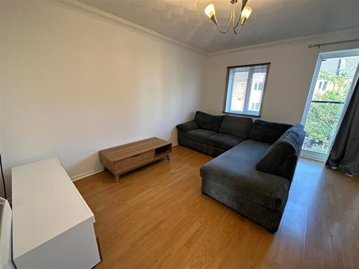 3 Bedroom Apartment To Rent In Stretford Road Hulme, M15