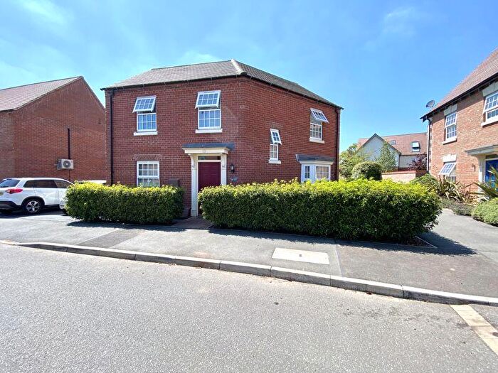 3 Bedroom Detached House For Sale In Watitune Avenue, Weddington, Nuneaton, CV10