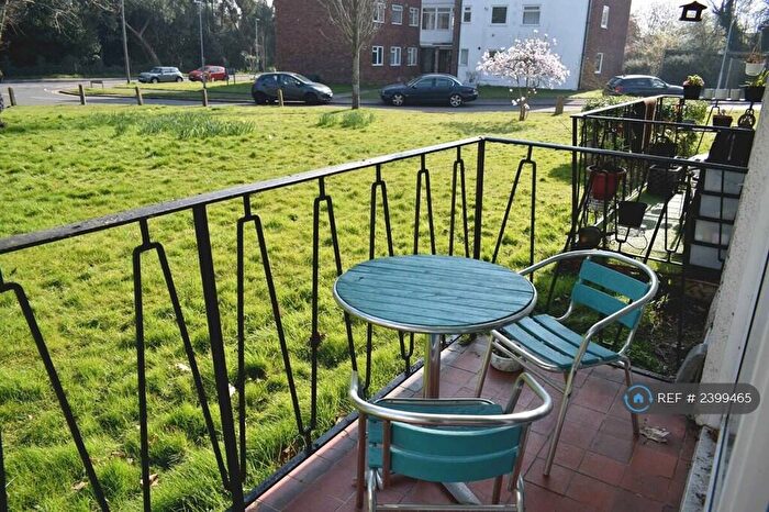 2 Bedroom Flat To Rent In Copperdale Close, Reading, RG6