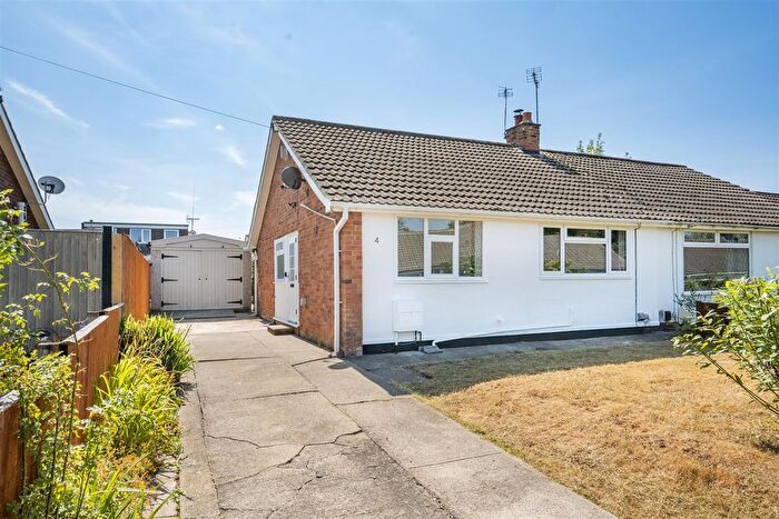 4 Bedroom Semi Detached Bungalow For Sale In Furness Drive, Rawcliffe, York, YO30