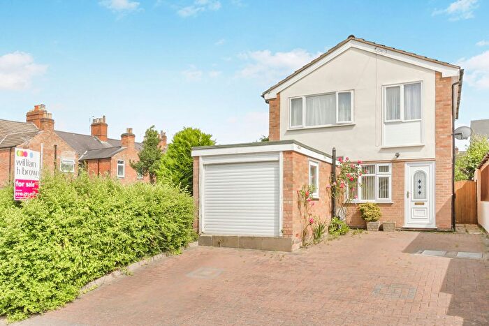 4 Bedroom Detached House For Sale In Holywell Road, Leicester, LE2