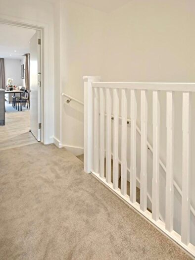 3 Bedroom Flat To Rent In Oxbow, Stephenson House, M5