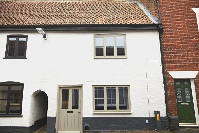 4 Bedroom Town House To Rent In Damgate Street, Wymondham, NR18