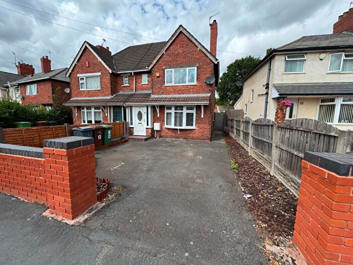 3 Bedroom Semi-Detached House To Rent In Beeches Road, Walsall, WS3