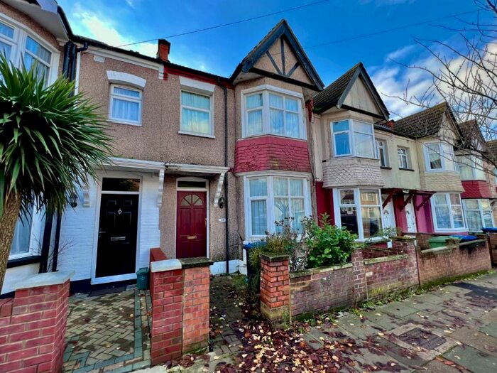 3 Bedroom Terraced House To Rent In Rosebank Avenue Wembley, HA0