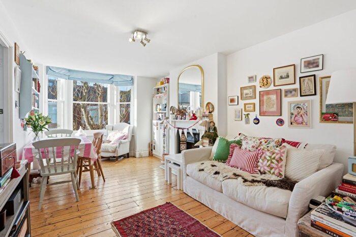 1 Bedroom Flat To Rent In Jedburgh Street, Clapham, SW11